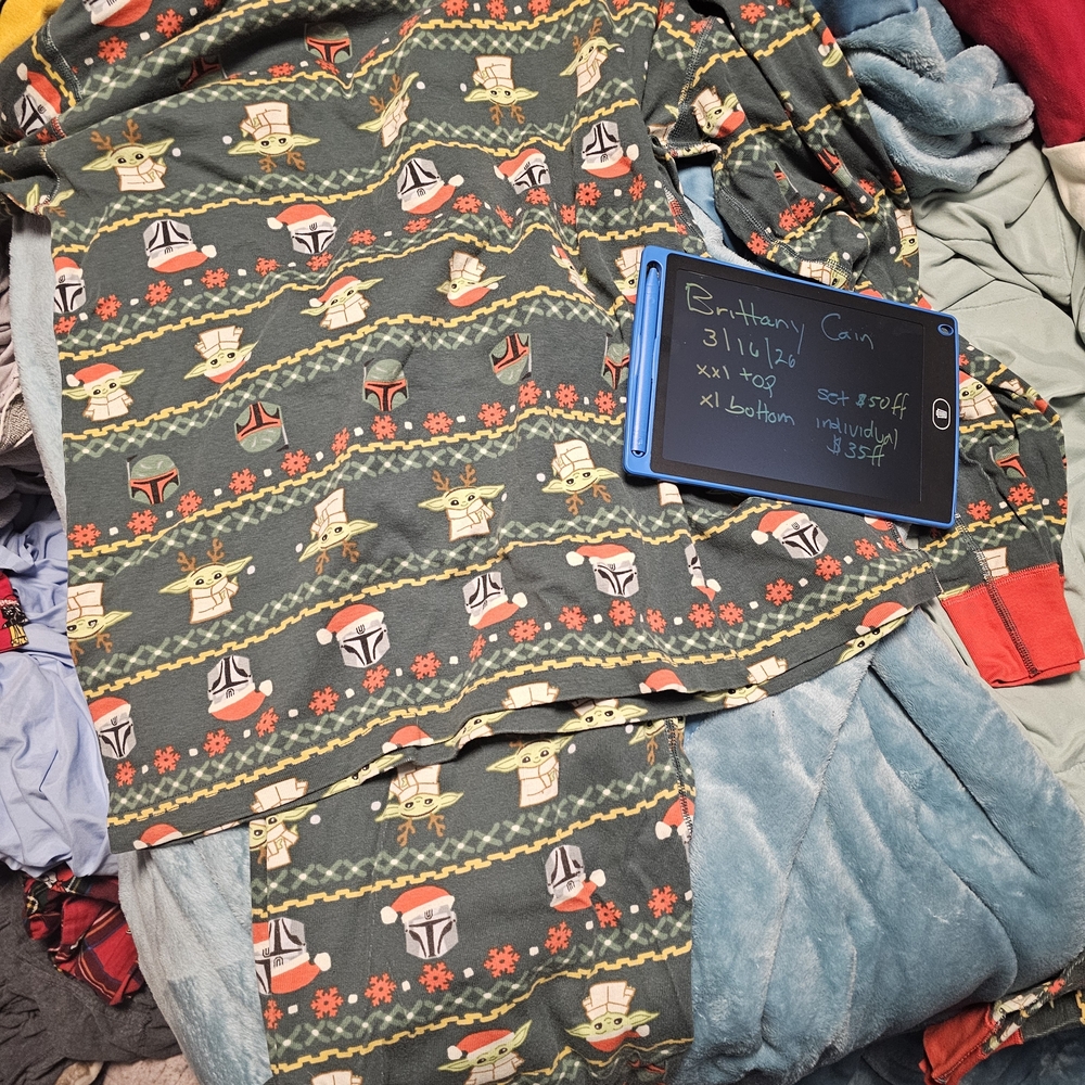 Hanna Andersson Green Baby Yoda & Mandalorian Pattern Pajama Set